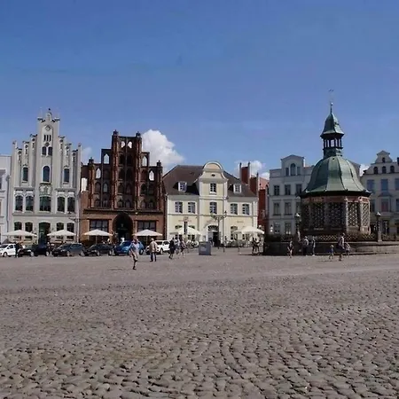 Am Wismarer Markt Mit Balkon - Abc329 * Wißmar